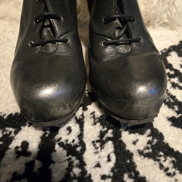 John Fluevog Conquer Safia Boots - Picture 3 of 8